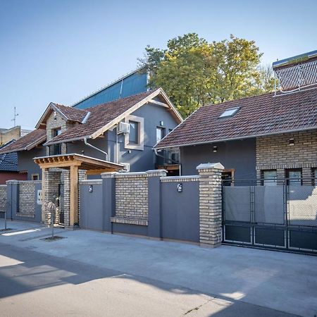 Gray Brick Apartment Subotica Exterior photo